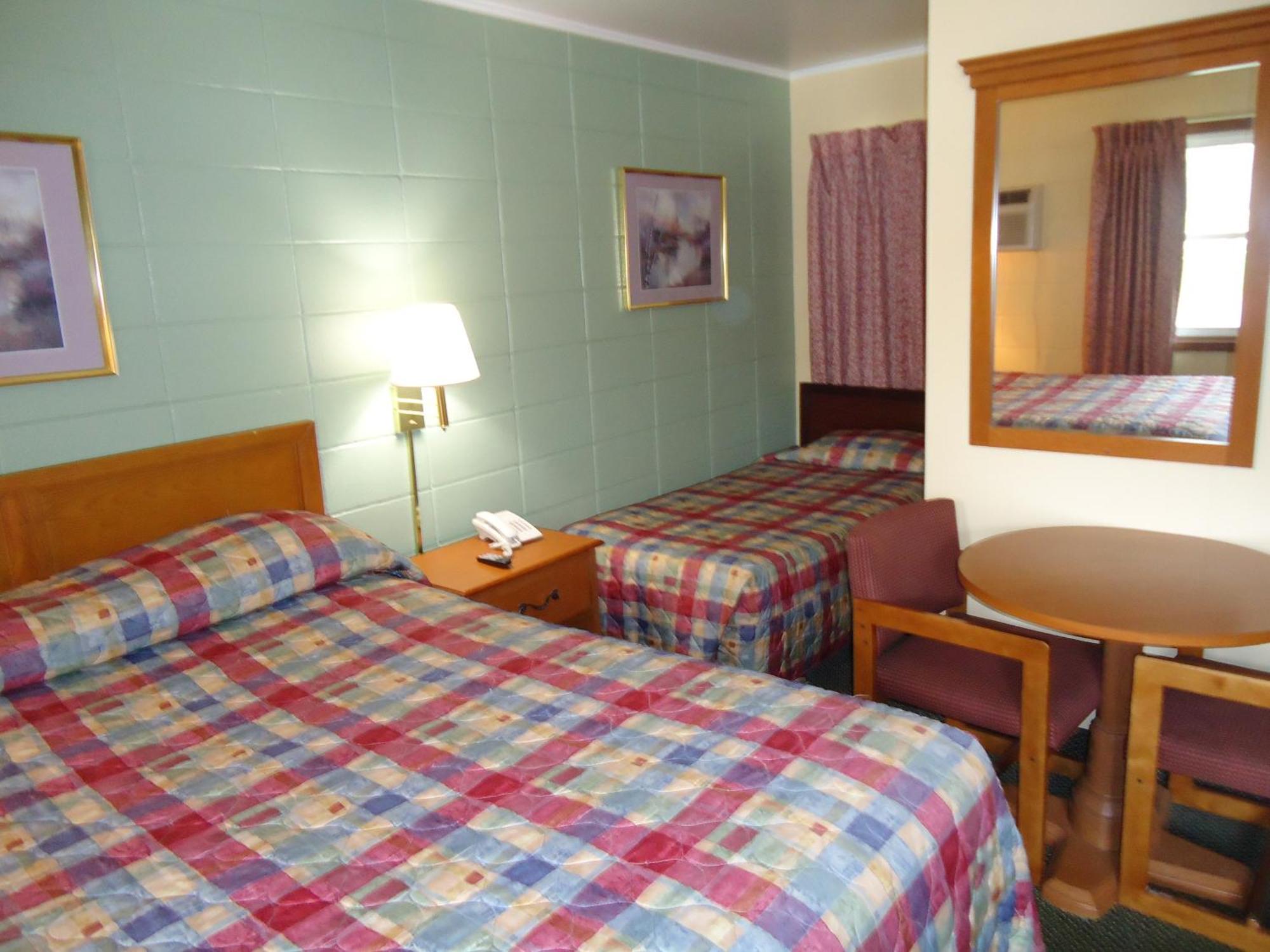 Tower Motel Грін-Бей Екстер'єр фото