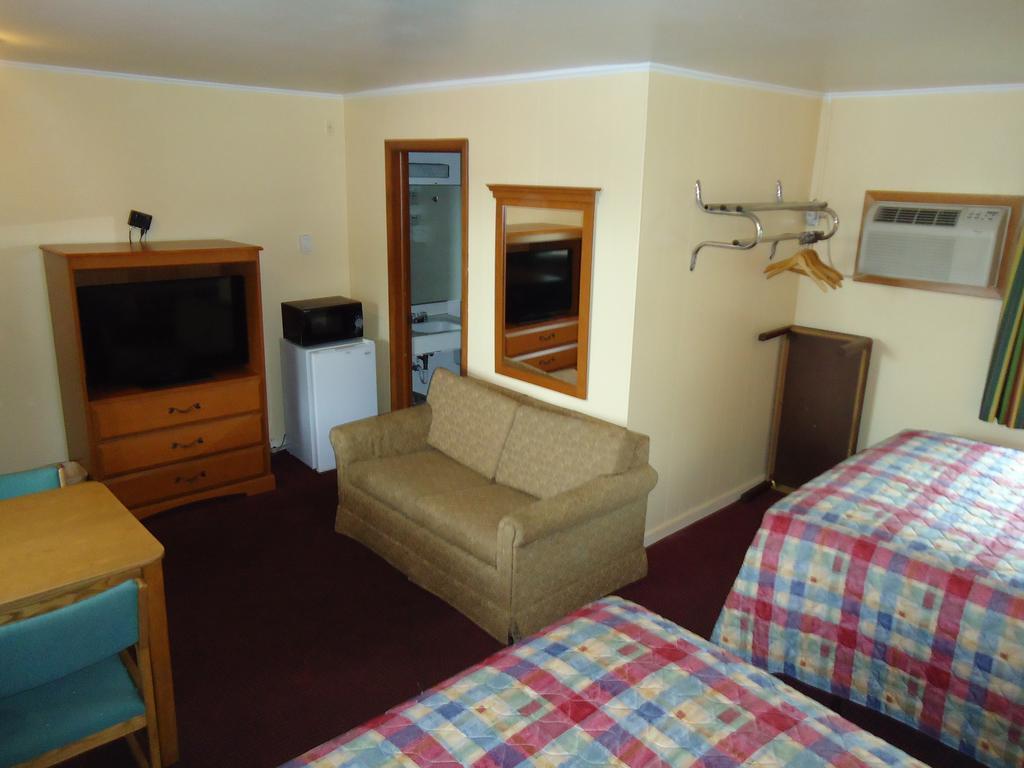 Tower Motel Грін-Бей Номер фото